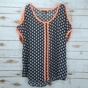 Bobeau Cold Shoulder Top Size Small